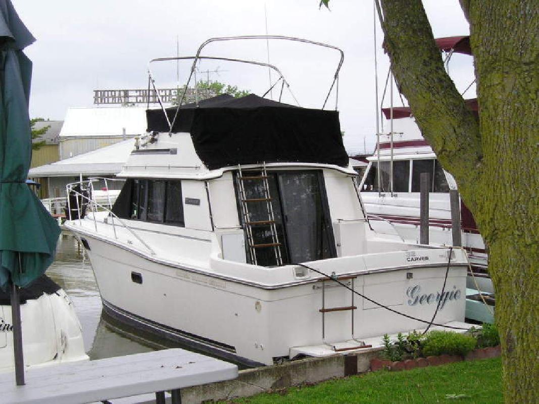1986 - Carver Yachts - 3227 Convertible in Huron, OH