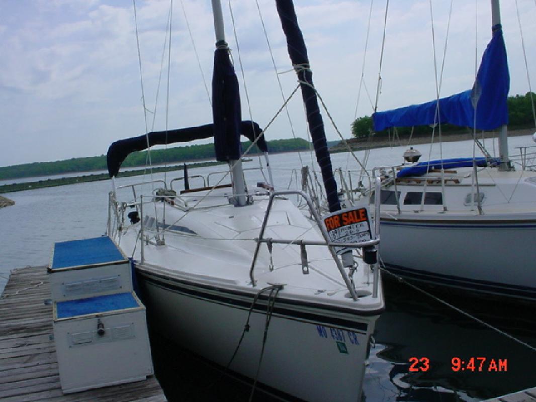 1989 27' Hunt Yachts 26.5