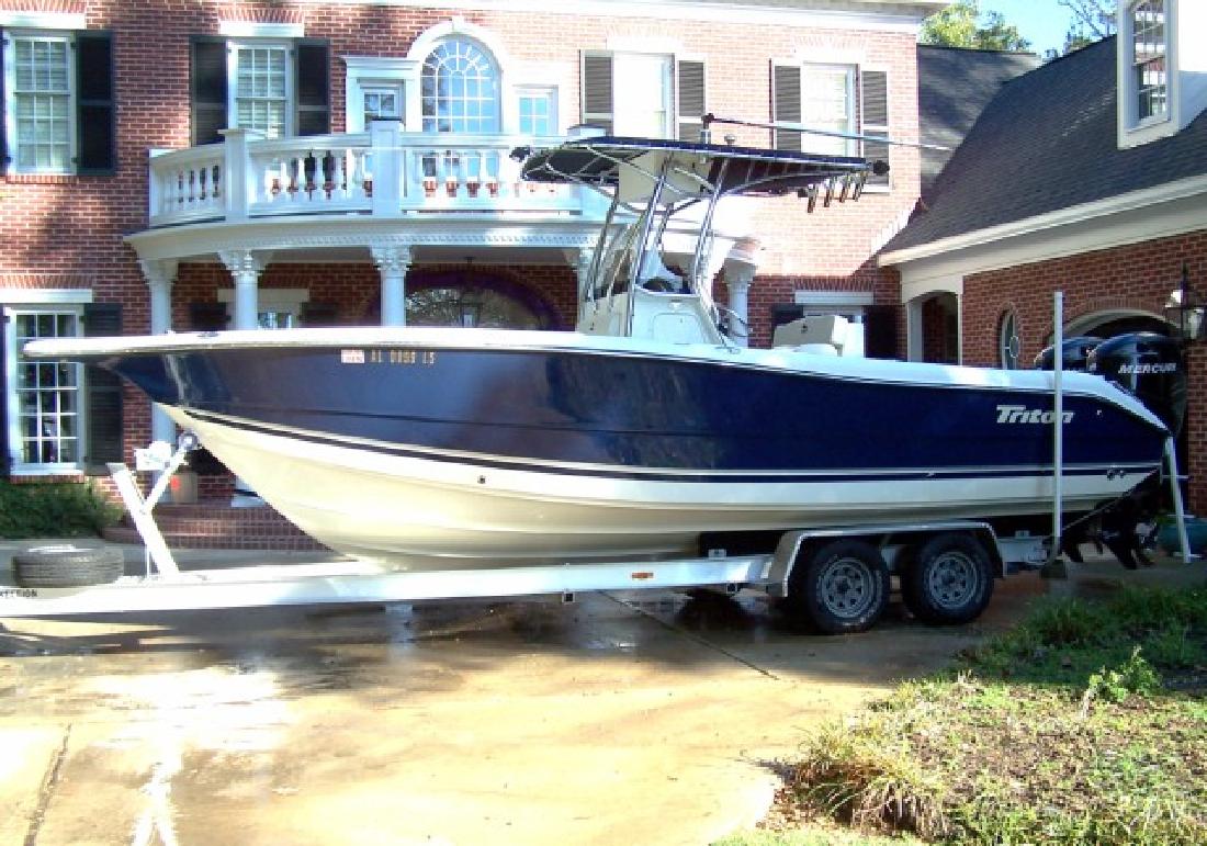 2007 25' Triton Boats 2486 CC (165 Hours! Warranty!)