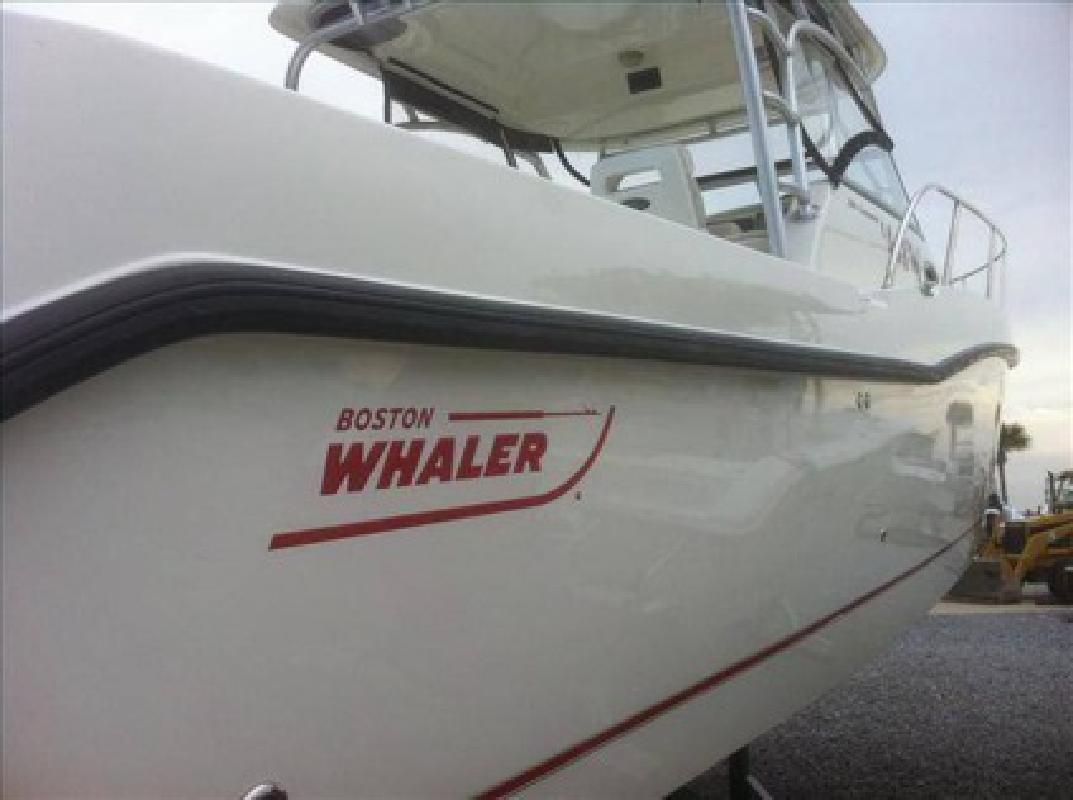 $99,995
2005 Boston Whaler 305 CONQUEST