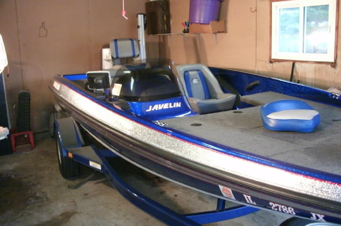 Javelin Renegade 18 Bass Boat fully equipped in Crystal Lake, IL