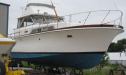 1970 Owens Concord 35 Basic Decription: Classic Plastic fiberglass Cruiser rebuild starbord engine, new carpet,bilge pumd and main fuse box, fuel tanks 120 gl removed and cleaned. New fuel filters. Complete bottom job with 5 coats of barrier coat and 2