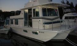 1981 Holiday Mansion Houseboat 1981 HOLIDAY MANSION Houseboat, Decription: 1981, Great live aboard, new propane system, 2500 watt inverter, new double bed, newly installed Dickinson Alaska diesel stove, full size fridge, radar, propane range with oven,