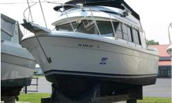 1983 CARVER 28 Mariner, 1983 CARVER 28 Mariner, Nice mid-sized Cruiser, Twin 270HP Crusaders. Full cabin sleeps 6 Has head and galley down.
Category: Powerboats
Water Capacity: 0 gal
Type: 
Holding Tank Details: 
Manufacturer: Carver
Holding Tank Size: