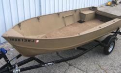 1985 Lund Pike 16D aluminum Deep V (16? X 71?), no engine or trailer included. Green, rod storage locker, Battery tray, rear splash well, 60HP max rating, 6 people or 900lbs. This boat is in excellent condition.
Hull color: green