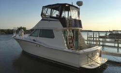 An excellent family cruiser with a comfortable interior. The single stateroom layout has the galley down which leaves a large salon up. The flybridge is fitted with two comfortable captain's chairs shaded by a bimini top.&nbsp;
SSM Trade
Onan Generator
AC