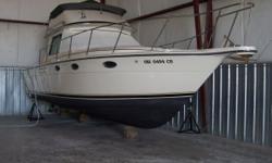 1988 Tiara 31 Convertible Sedan with Lower Station, Fresh Water!!
This Tiara has been updated to current stripes and trim.&nbsp; Twin 454 with closed cooling, Dual air and heat, Lower Sation, New underwater transom lights, Dripless shaft seals, Newer
