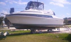 S2088 1988 CARVER BOATS Carver 32. This boat has all the comforts of home and the two engines are 2005 models PCM 5.7's And the interior is Beautiful! Engines only have 50 hrs. Generator, Digital Air Conditioning Unit, Cabin Refit in 2007 with new carpet