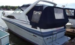 1989 Bayliner 2855 Ciera Sunbridge
Engine replaced in 2009, Basic Decription: 1 owner, new engine under 10 hours,custom interior,sleeps 6,full camperback canvis,queen in aft with hanging locker and door,fully equiptedvhf,gps, stereo cassette, AM/FM CD