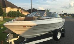 1999 Bayliner Capri 1950 BR Engine just rebuilt! Runs like a dream on the water Interior has mold damage but has been cleaned and is serviceable but you may Want to replace it at some point Everything mechanically works great Inboard Outboard Mercruiser