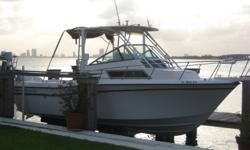 1990 Grady White 252 Sailfish with low hours, engines are Evinrude Twin 225 HP Ficht. The boat has always been on a lift, and has no bottom paint. If you have any questions please call (786)371-4973 or (786)371-4968.Only $18,000!!!
1990 Grady White 252