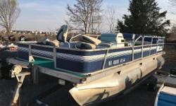 1999 Force 90 has enough power to pull a skier or tuber!
The Starcraft Starfish 200 is the most versatile (and affordable) pontoon in the Starcraft fleet. One minute passengers will be whipping tubers around the lake and the next they will be reeling in
