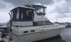This roomy 34 Motor Yacht has roomy accomodations with its dual stateroom and head layout. The flybridge has ample seating along with the deck below for entertaining.
AC / Heat
Update Flybridge Upholstery&nbsp;
Teak & Holly Interior Flooring&nbsp;
Nominal