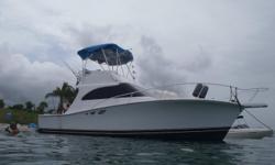 Accommodations & Key FeaturesGeneral DescriptionThe 1995 32' Luhrs Tournament Convertible is a great Sport Fish with plenty of room to meet your fishing or living needs. Lots of space in the cockpit bridge & inside with a large Salon Galley & Forward