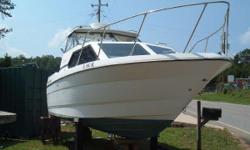 Classic Cierra Express 2452
Very popular hard top. These boats are very versatile. Perfect for fishing and overnighting. Powered by a v-8 Mercruiser Alpha 1 Gen 2. It is nimble enough for water sports as well. All gel coat decking that self bales keeps it