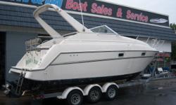This 1996 Maxum 2700 SCR is powered by a 454 Mercruiser with a Bravo 3 outdrive. New lower unit in 2009. Features include: Air conditioning, dual batteries, dockside power, hot water heater, enclosed head with shower, Am Fm stereo, VHF radio, trim tabs,