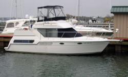 Another Carver classic!&nbsp; Large Fiberglass Swimplatform with fiberglass stairs to the cockpit.&nbsp; Large, open salon with an impressive 360Â° panoramic view.&nbsp; A comfortable master stateroom.&nbsp; A complete galley with electric&nbsp;stove,