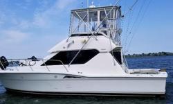 The Hatteras 39 Convertible is an updated version of the very popular 38 Convertible.&nbsp;
Built on a Modified V Hull with a Solid Fiberglass Bottom, she weighs in at a hefty 32,000 lbs.
The Mid-Level Galley design opens the salon considerably providing