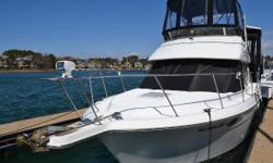 The Carver 325 Aft Cabin Motor Yacht offers wide body luxury and performance, with all sorts of cruising extras you'd never expect in a boat this size. A well planned layout allows for ease of movement, comfort and privacy throughout. Known for their