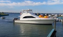 Very clean and aggressively priced, this 100% fresh water Ocean 48SS is a must see. Featuring a two stateroom and two heads, the galley down layout offers an enormous salon with a convertible couch, a 40" TV and bar area. A great performer with Detroit