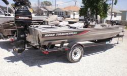 1997 Tracker Pro Team 17 with a 1983 50 hp Mercury. The boat has 2 new seats, a Minnkota Power Drive 40#, Minnkota anchor mate, and a Hummingbird fish finder. The engine has all new ignition and was replaced last summer.