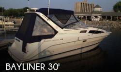 Actual Location: Sandusky, OH
- Stock #075602 - If you are in the market for a cruiser, look no further than this 1998 Bayliner 2855 Ciera Sunbridge, just reduced to $18,900 (offers encouraged).This boat is located in Sandusky, Ohio and is in good