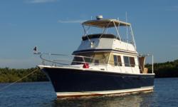 Classic Sabre (Sabreline) 34 Fly Bridge Sedan produced from 1989 to 2002,
with the largest engine option available, custom fixed hard top and cockpit
awning. The perfect dual station "Fast Trawler" built by Maine's largest boat
builder. Great