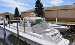 NICELY EQUIPPED AND LIGHTLY USED THIS 2000 SEA RAY 410 EXPRESS CRUISER OFFERS AN EXCELLENT OPPORTUNITY -- PLEASE SEE FULL SPECS FOR COMPLETE LISTING DETAILS.&nbsp; LOW INTEREST EXTENDED TERM FINANCING AVAILABLE -- CALL OR EMAIL OUR SALES OFFICE FOR