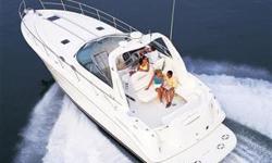(LOCATION: Tarpon Springs FL) The Sea Ray 380 Sundancer is a family-sized express designed for day cruising and weekend getaways. She features a large open cockpit with ample seating and a spacious mid-cabin interior.
On deck we have a spacious cockpit