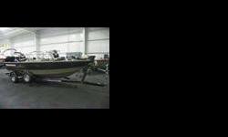 NICE 2001 TRACKER 17 TARGA WT! A 90 horsepower Mercury outboard powers this aluminum deep-V fishing boat! Features include: Motorguide Pro Series trolling engine, dash mounted Humminbird 325 fish/depth finder, Boss AM/FM CD stereo w/AUXILIARY input and