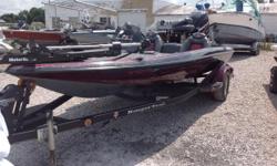 2004 RANGER 519VX&nbsp;
200 HP OPTIMAX WITH STAINLESS PROP AND 267 HOURS
2004 RANGERTRAIL TRAILER
GARMIN 240 IN DASH
HUMMINBIRD HELIX 7 DI ON RAM AT CONSOLE
GARMIN 240 ON BOW
MOTOR GUIDE 36V 107LB THRUST TROLLING MOTOR
&nbsp;
Nominal Length: 19'
Length