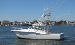 A VERY CLEAN ORIGANAL OWNER&nbsp;BOAT!
36' 2006 ALBEMARLE with twin CAT power!
Rugged...spacious...elegant...stylish and all wrapped up in a flat-out fishing machine!
This 360 Express is perfect for serious tournament fishing while still comfortable and