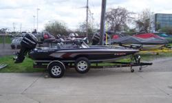 STK# 22 BLACK/SILVER, LOWRANCE X28 CONSOLE, LOWRANCE X135,MINN KOTA 70 LBS/24V, 2 BANK CHARGER.
Nominal Length: 17'
Stock number: 22