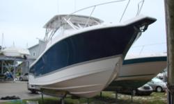 Pro Line's 29 Express may be the perfect combination Fishing/Cruising boat.
The over sized cockpit w the features serious anglers require along w the spacious and comfortable cabin complete this total package. This 29 Express has very low hours, great