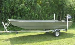 NEW 2012 SMOKER CRAFT 1648 JON BOAT. Powered by a new Mercury 25ELH electric start fuel injected 4 stroke with 3 year warranty.&nbsp; Features include 2 bench seats, forward casting deck, oar locks, 2 transom handles, 2 bow handles, fuel tank and battery