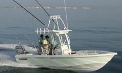 The Everglades 243cc sates every angler's desire for a boat chock-full of fishing amenities. At the same time, she's also perfect for cruising with friends and family. In other words, she's got it all.
And now the 243cc takes everything that's innovative
