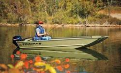 The all-welded TRACKER GRIZZLY 1448 AWL is perfect for outdoorsmen who want a rugged, no-frills Jon boat that can fish and hunt. Its 19" (48.26 cm) all-aluminum transom is designed to accommodate a long-shaft tiller engine for easy control. This also