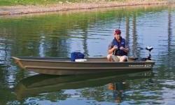 Rated for two people, but tipping the scales at only 87 pounds (39.46 kg), the TRACKER Topper 1232 Jon boat is eager to travel by car top or pickup bed. Its .043 gauge marine aluminum alloy is key to its light weight and maneuverability, yet carries our