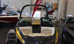 All new for 2014 is the MONDO. This is the kid brother of the popular MOJO series of boats. Loaded with tons of standard features, the MONDO gives you a lot of bang for the buck.
The new 2014 Moomba Boats Mondo is just that, MONDO! This 20-foot 6-inch