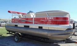 NICE USED 2015 SUN TACKER PARTY BARGE 18 DLX WITH &nbsp;60 MERCURY MOTOR AND TRAILER
Nominal Length: 18'