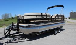 2017 Bentley 243 Tritoon 150hp,
24' Black with upgraded black rails, tan SE interior package and beige teak floor covering. Loaded with lifting strakes, underskin, stainless steel prop, hydraulic steering, SE package, color match rails, stereo with 4