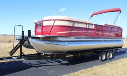 2016 Encore Bentley 240 Cruise SE - Command Thrust motor
Maroon with upgraded matching rails, tan SE interior package and beige Seagrass Vinyl floor covering. Loaded with bimini top, color to match ski tow, built in cooler, stereo, speakers, windshield,