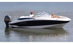 With amenities normally found on larger boats, the 2200 Sport Deck is the perfect size for versatile family fun. Easy to trailer and packed with convenient amenities, it will soon become your home away from home. This boat comes with a Yamaha F200