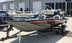 2016 Tracker Boats Pro Team 195 TXW,
Nominal Length: 19'
Stock number: TR523 SD
