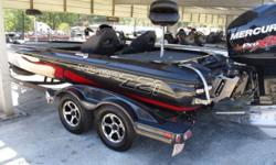 2018 NITRO Z21 WITH MERCURY 250PRO XS AND TA TRAILER...LOADED..MINNKOTA ULTREX112 36V, 4 BANK ON BOARD CHARGER, HOT FOOT, PRO TRIM, HELIX9SI ON CONSOLE, HELIX9DI ON BOW, POWER LUMBAR DRIVERS SEAT, CULLING SYSTEM AND NITRO CARPET EMBROIDERY. ONLY 1OO