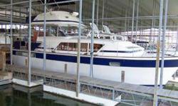 This is a very popular double cabin design which makes a great livaboard and open water cruiser. The spacious interior layout, flush deck profile and styling make her appear larger than she actually is. This Chris Craft is in good overall condition for