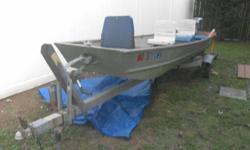I have a 1993 - 14 ft aluminum LOWE fishing boat in fantastic shape.Boat is complete with seahorse 7.5 horsepower Evinrude that not starts ,3 gallon fuel tank ,anchor rope,removable floor,3 seats,also included two life preservers,2013 sticker DNR,new