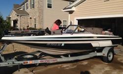 2001 Skeeter SL190 Fish and Ski. 2001 150 Yamaha VMAX with good compression on all cylinders, new water pump. 8? Rapid Jack jackplate. Hot foot. MotorGuide 67 lb 24/12 trolling motor. 3 batteries: 1 brand new deep cycle battery and starter battery is less