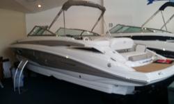 Crownline?s Eclipse series boats are made for fun and the E4 is loaded with features to make your times on the water the best they can be. The spaciousness of the interior design of this 24? 6? boat easily makes it one of the most comfortable and